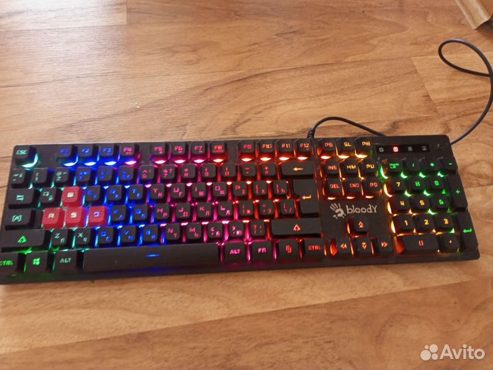 Игровая клавиатура с подсветкой