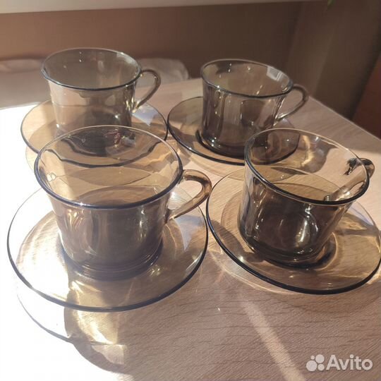 Чашки с блюдцами стекло