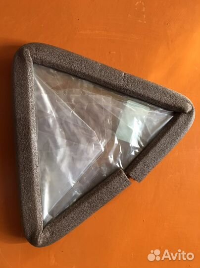 Стекло двери задней правой форточка Corolla E180