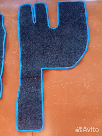 Ковры на volvo fh12 б/у.немного незатоптаные
