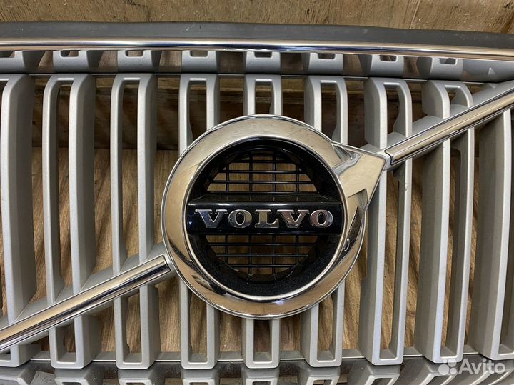 Решётка радиатора Volvo XC90 2015-2020 Дорестайл