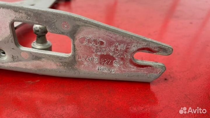 Петля крышки багажника левая Audi A6 C6 BDW 2.4