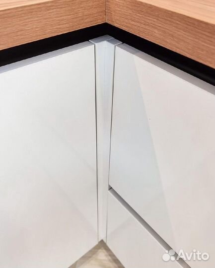 Кухонный гарнитур угловой