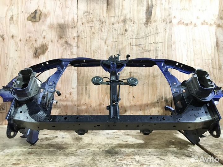 Рамка радиатора Nissan Liberty RM12 QR20DE 2001