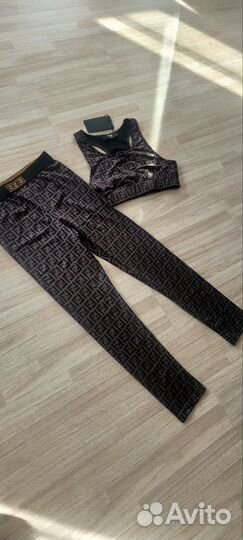 Костюм для тренировок