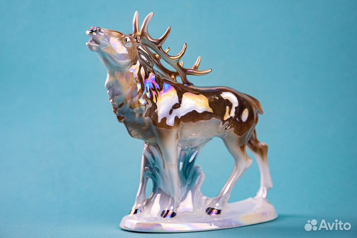 Фарфоровая статуэтка 