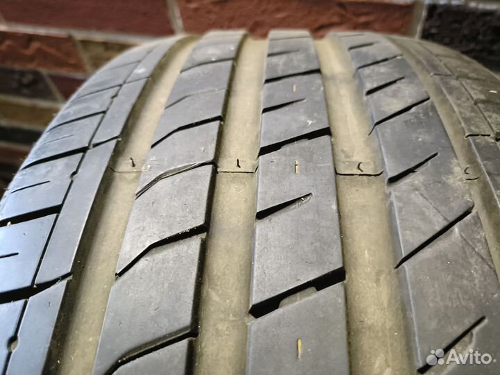 Nexen N'Fera SU1 225/45 R18 и 245/45 R18 95Y