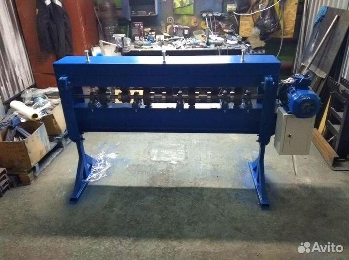 Машина для нанесения ребер жесткости