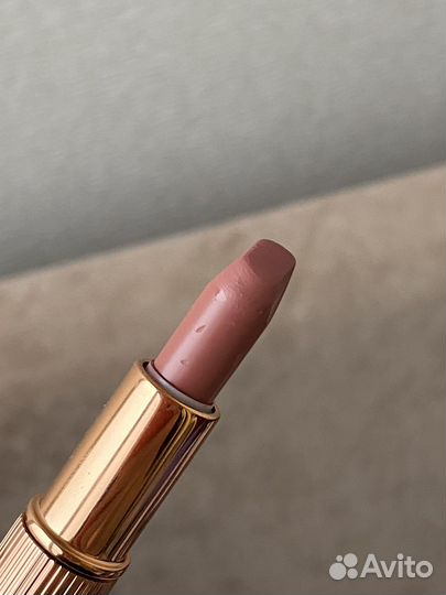 Помада Charlotte Tilbury pillow talk