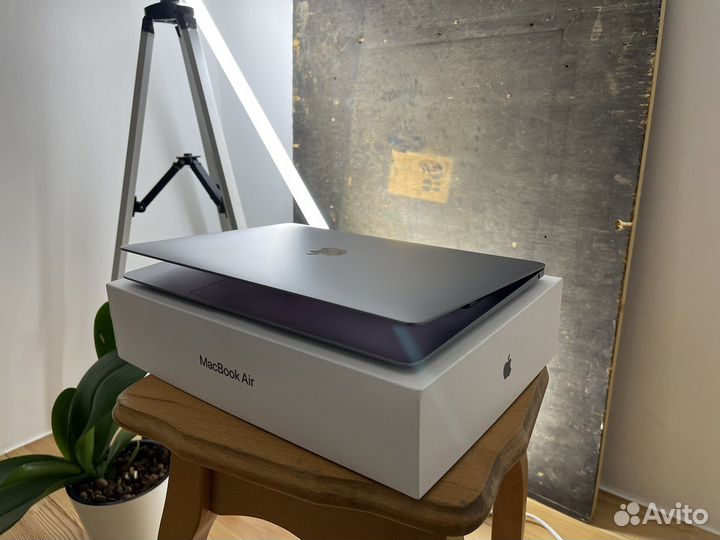 MacBook Air 13 2020 intel 256gb Space Gray