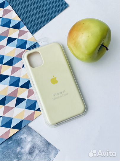 Чехол на iPhone 11