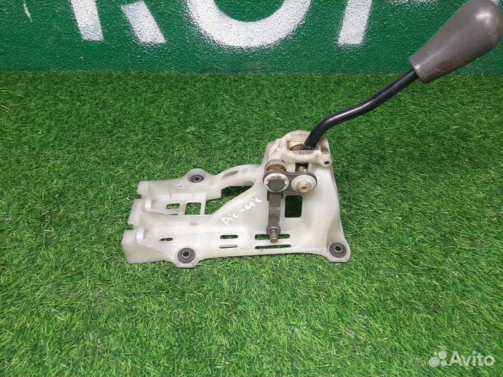 В наличии: Кулиса на Toyota Picnic