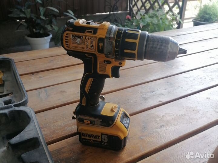 Шуруповерт dewalt dcd737