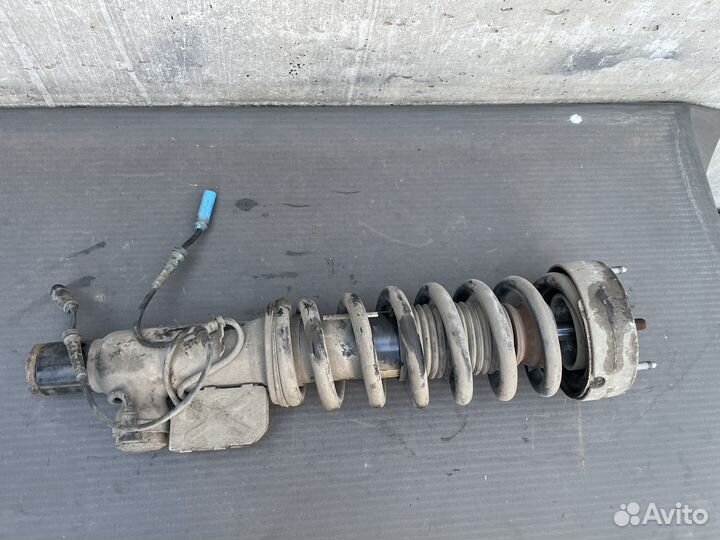 Передний амортизатор левая BMW X5M E70 X6M E71