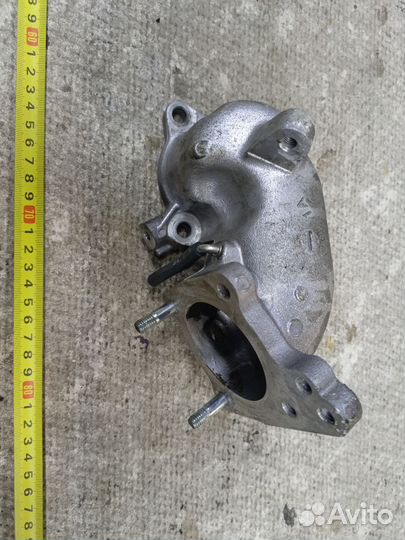 Патрубок впускного коллектора Toyota Hiace 2010-20