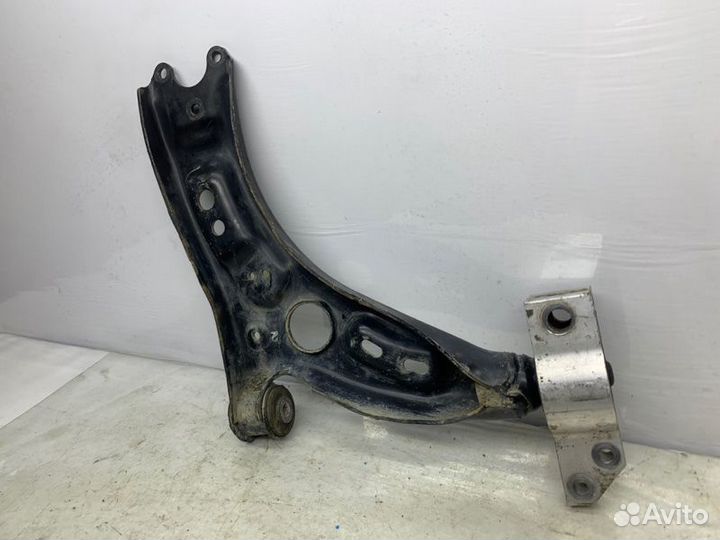 Рычаг подвески передний левый Volkswagen Tiguan