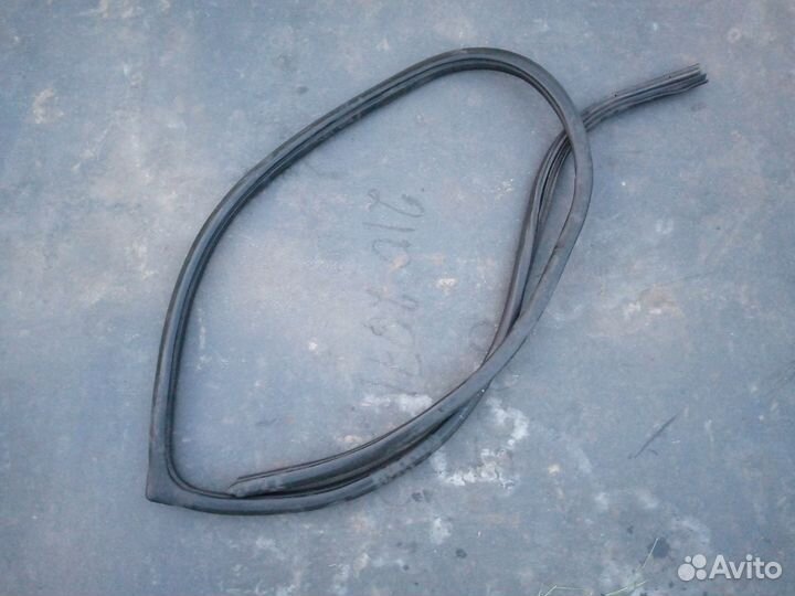 Уплотнительные резинки задние Nissan Primera P12