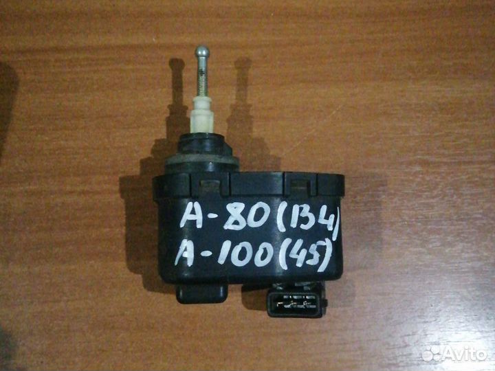 Корректор фары Audi 100, 45 кузов