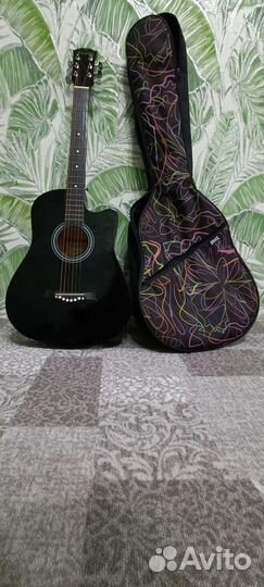 Акустическая гитара