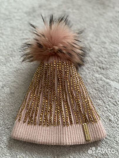 Шапка с натуральным помпоном