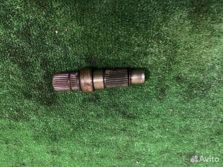 Промежуточный вал переднего редуктора Dodge Ram