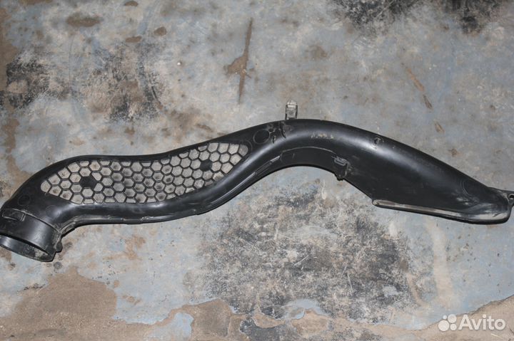 Воздухозаборник на Опель Инсигния 2011г.в