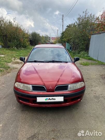 Mitsubishi Carisma 1.6 МТ, 2001, битый, 277 000 км