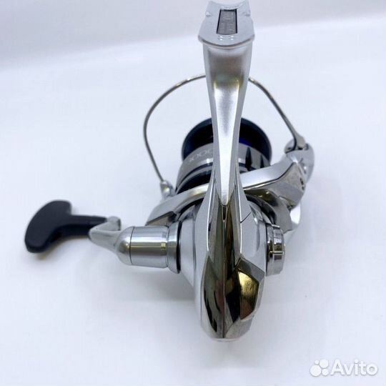 Катушка shimano 19 stradic C3000HG