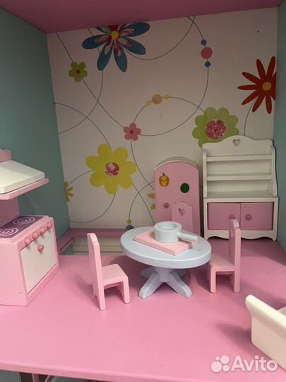 Детский деревянный домик для кукол