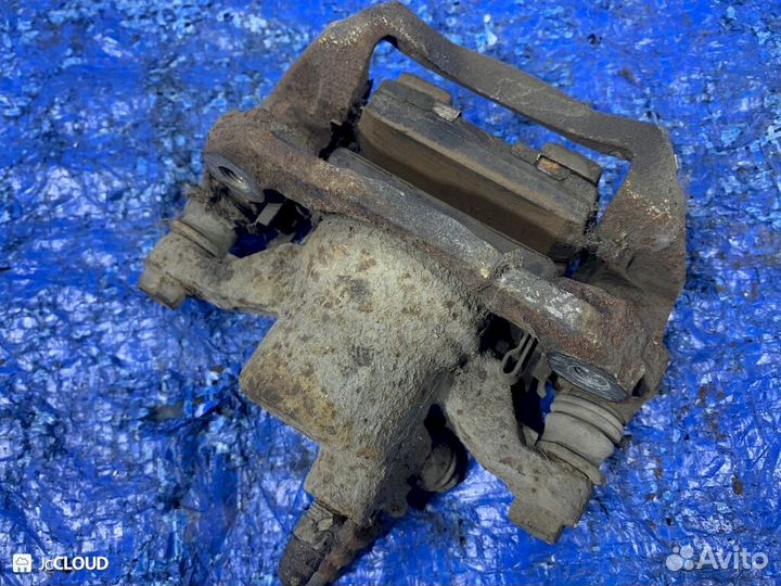 Суппорт на nissan laurel HC35 RB20DE