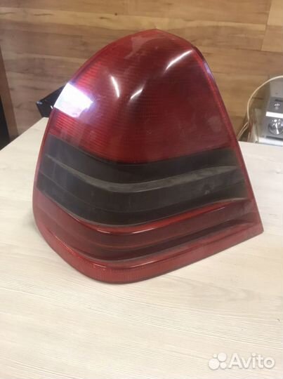 Фонарь задний мерседес mercedes w202