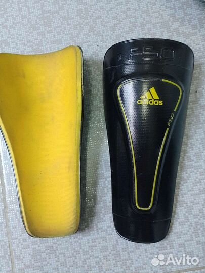 Щитки футбольные adidas