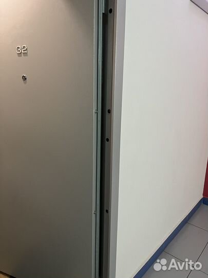 Дверь входная металлическая от застройщика