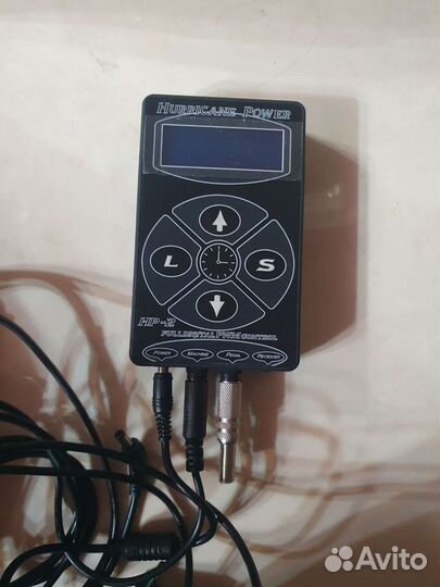Машинка для татуажа и блок усилитель
