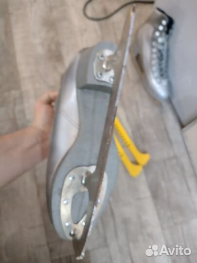 Коньки женские 40 размер Nikole серебро бу