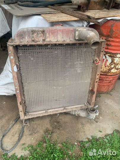 Радиатор на Дт 75