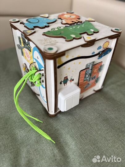 Бизиборд домик