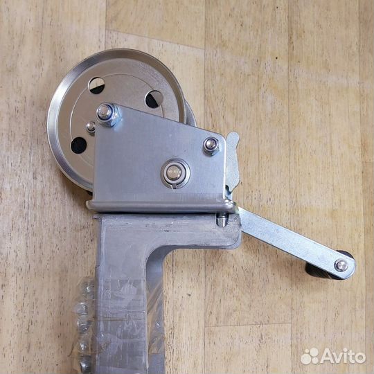 Лебёдка для прицепа ручная с кронштейном мзса 817