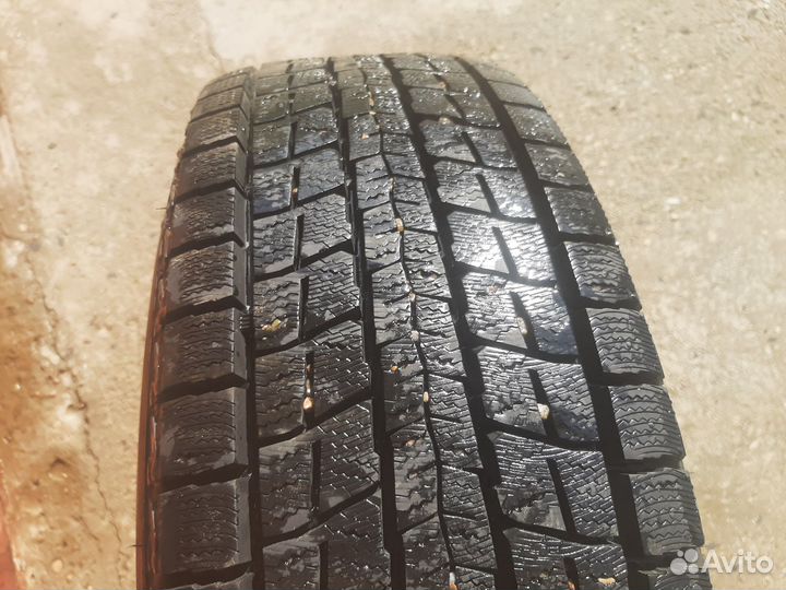 Dunlop Winter Maxx SJ8 215/70 R16