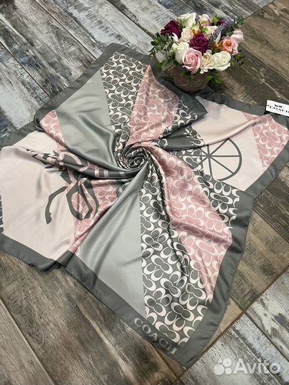 Платок шаль шелковый Coach серый с розовым