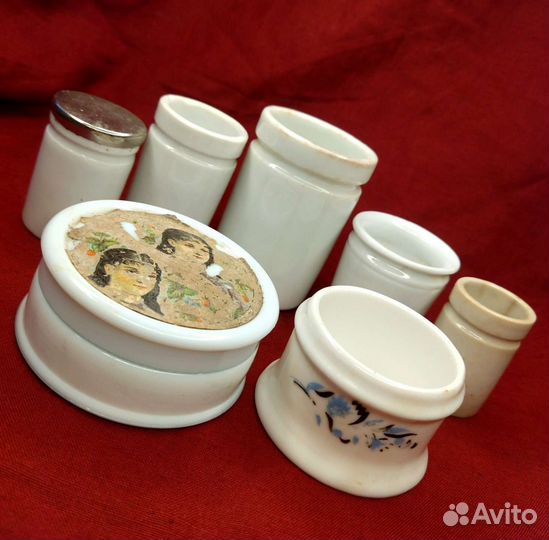 Старинные баночки парфюмерия, аптека