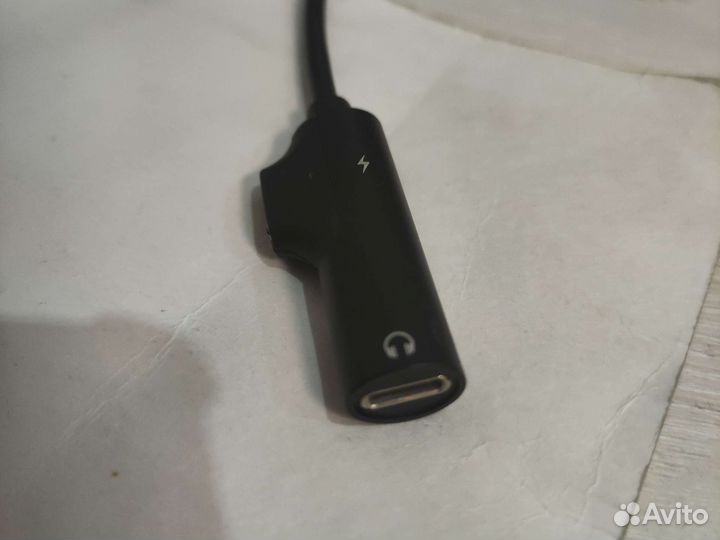 Переходник для наушников и зарядки iPhone