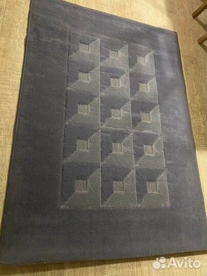 Ковер шикарный глубокого синего цвета