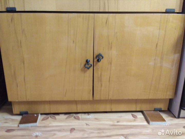 Тумбочки под обувь с 2мя дверками и полкой