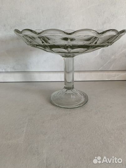 Ваза на ножке