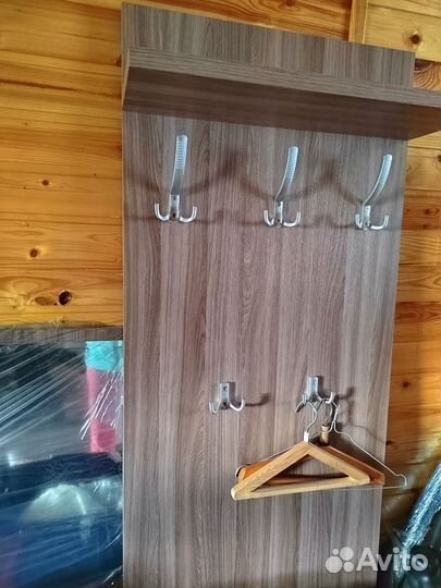 Вешалка в прихожую с зеркалом