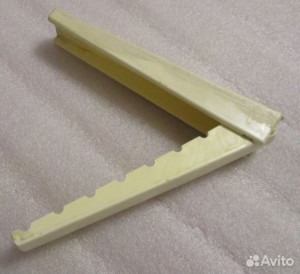 Крючок складной настенный