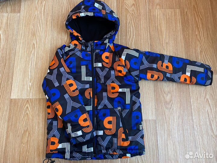 Куртка теплая на мальчика 128 р