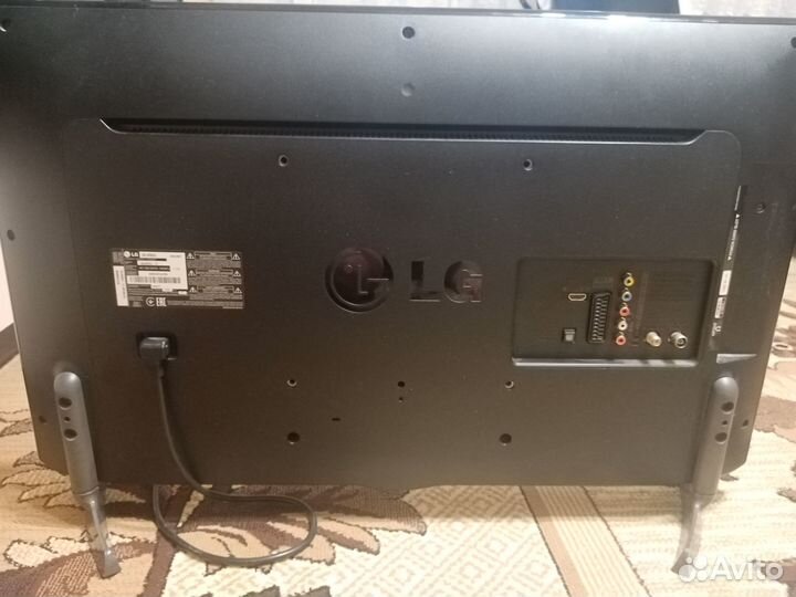 Продам разбитый телевизор