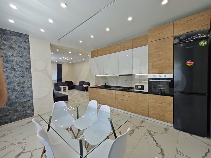 2-к. квартира, 98 м², 3/3 эт.